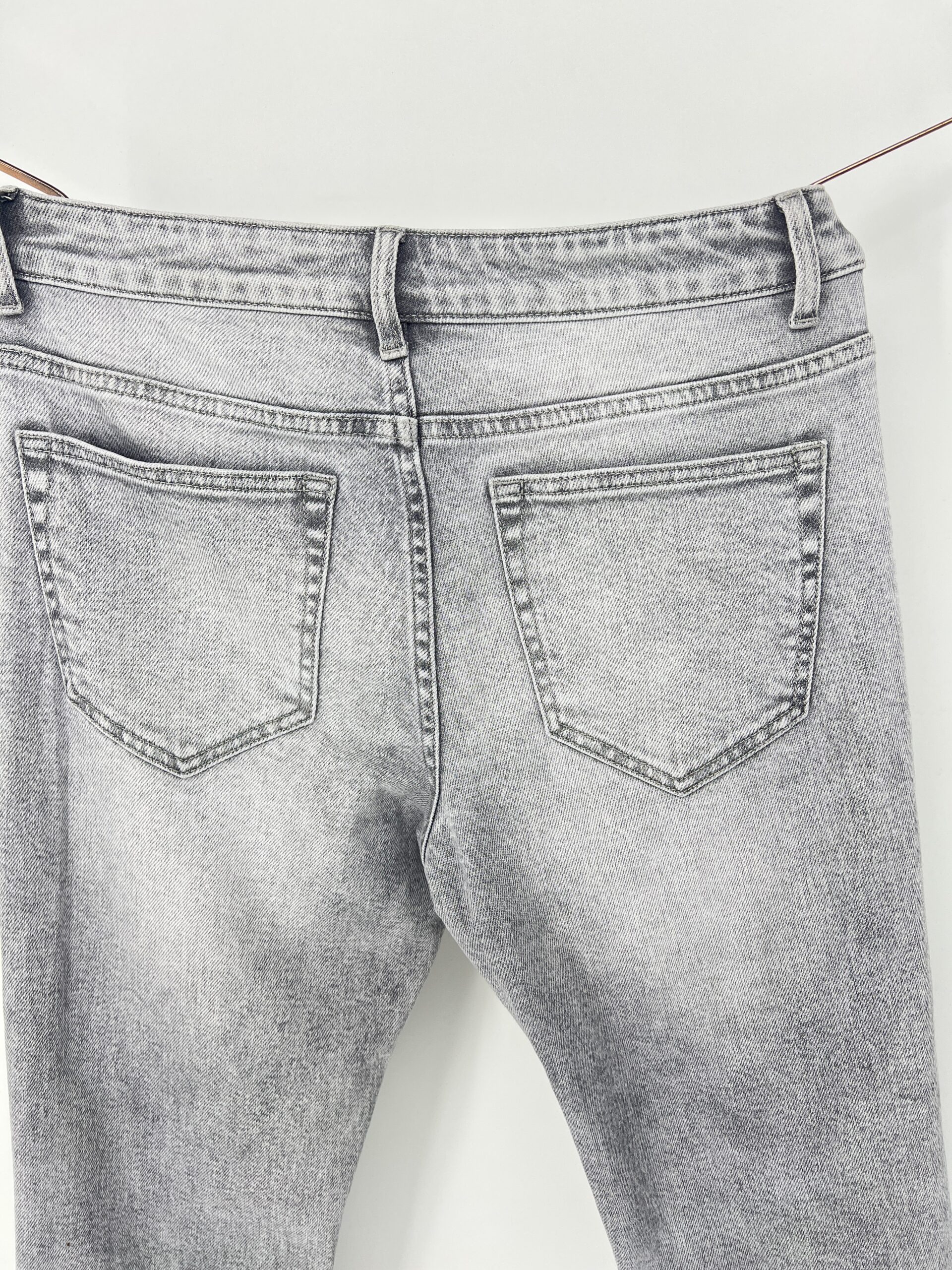 Stylish Grey Denim Jeans for Men – High-Quality Slim Fit Design - Image 3