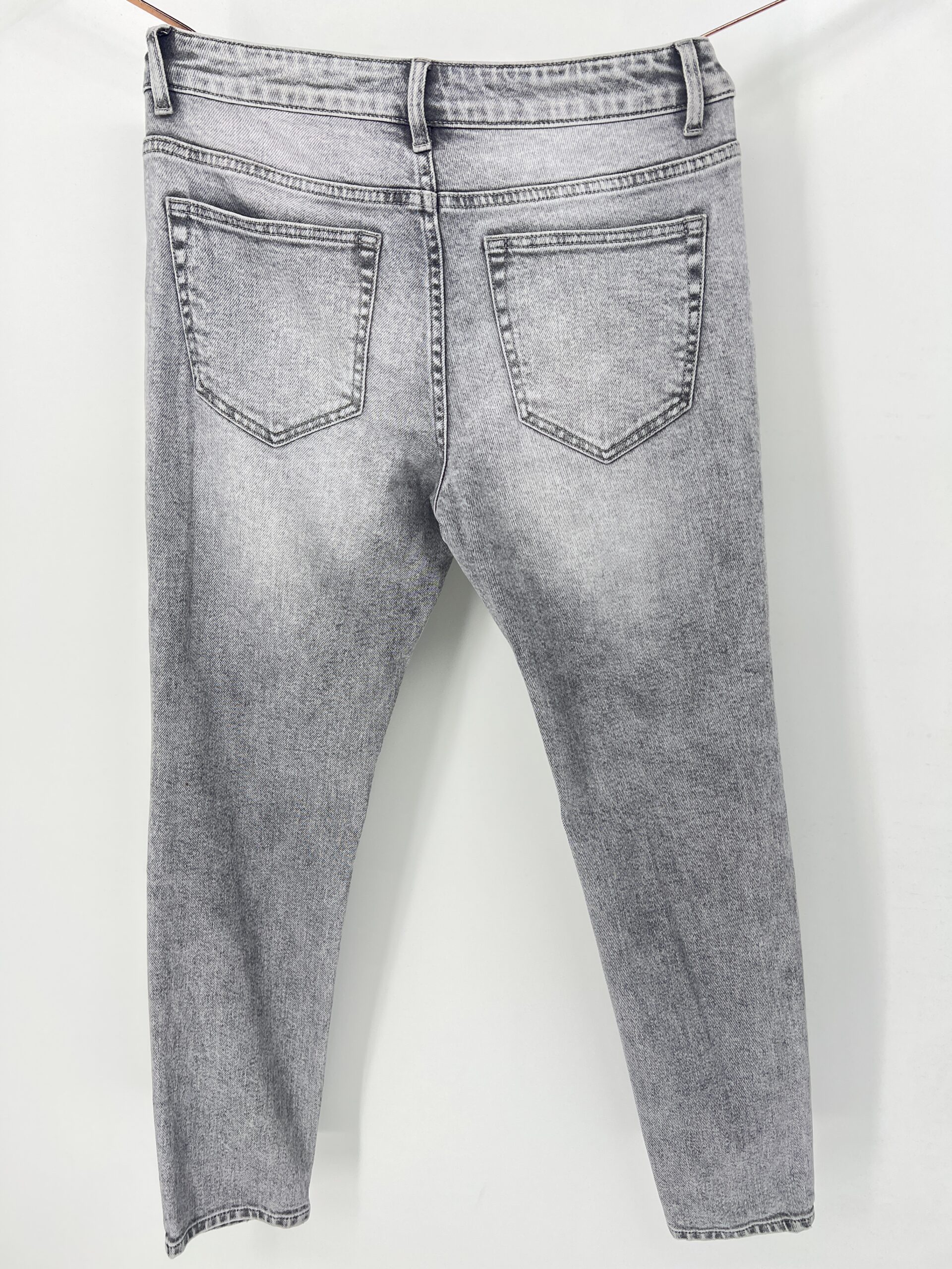 Stylish Grey Denim Jeans for Men – High-Quality Slim Fit Design - Image 2